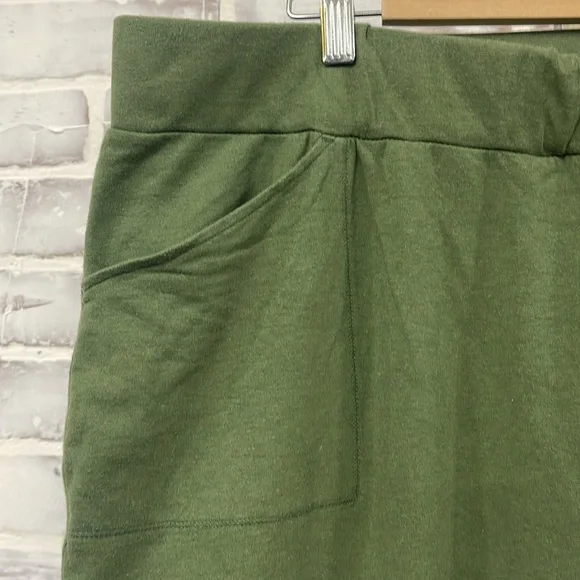 Terra & Sky Olive green pants 2X petite - Picture 3 of 5